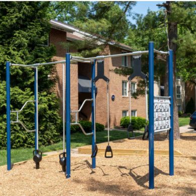 Outdoor fitness equipment